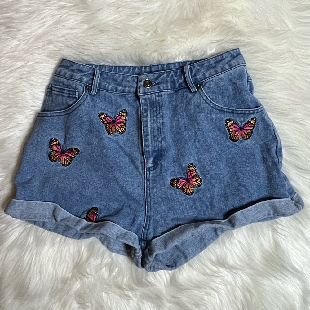 Fashion Nova Butterfly Shorts Size 9